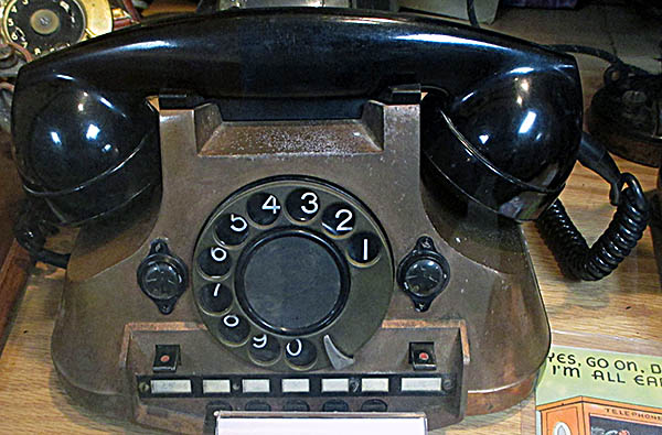 Montrose Historical & Telephone Pioneer Museum This is a Model 1510 phone made by Sweden's Ericsson Telephone Company. Montrose Historical & Telephone Pioneer Museum This is a Model 1510 phone made by Sweden's Ericsson Telephone Company.