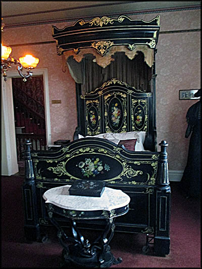 OakHill Cottage This bed is based on one that Marie Antoinette slept in. OakHill Cottage This bed is based on one that Marie Antoinette slept in.
