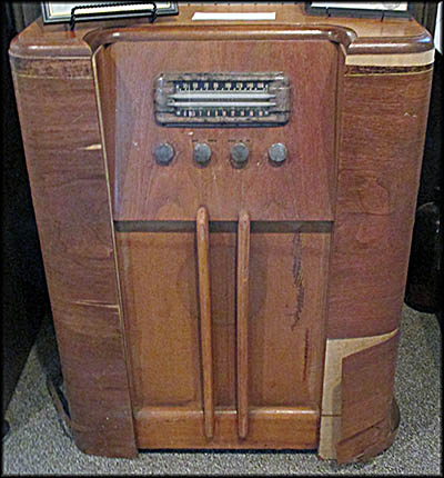 Clyde Museum Antique Radio