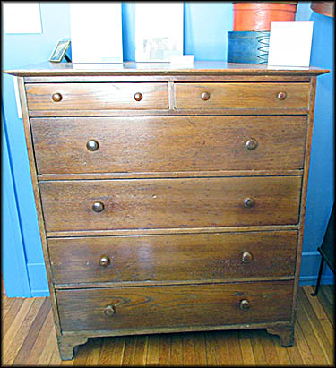 Shaker Historical Museum Shaker-made Furniture