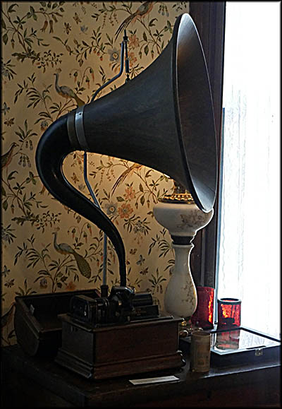 Medina Historical Society Edison Phonograph